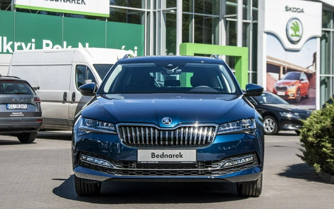 Skoda Superb cena 183900 przebieg: 5, rok produkcji 2024 z Borne Sulinowo małe 436